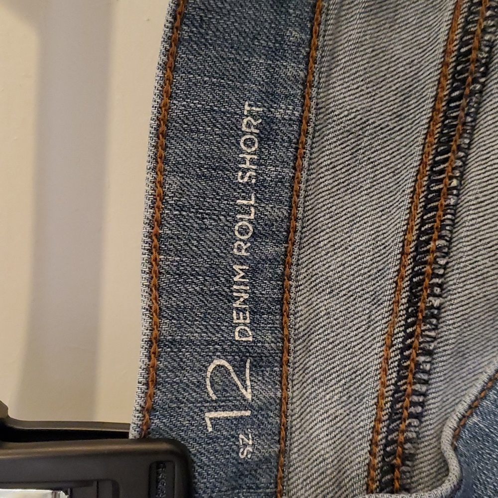 Loft Midrise Jean Shorts Size 12 - Picture 3 of 8